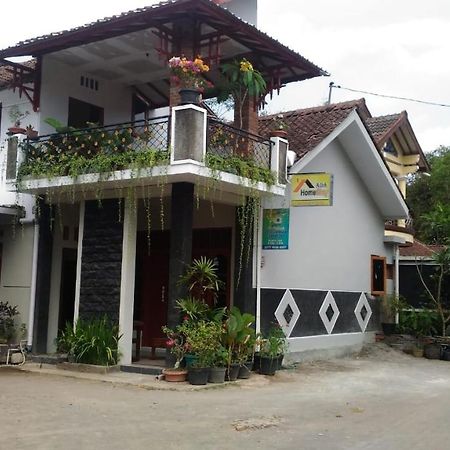 Ada Homestay Magelang Exterior foto